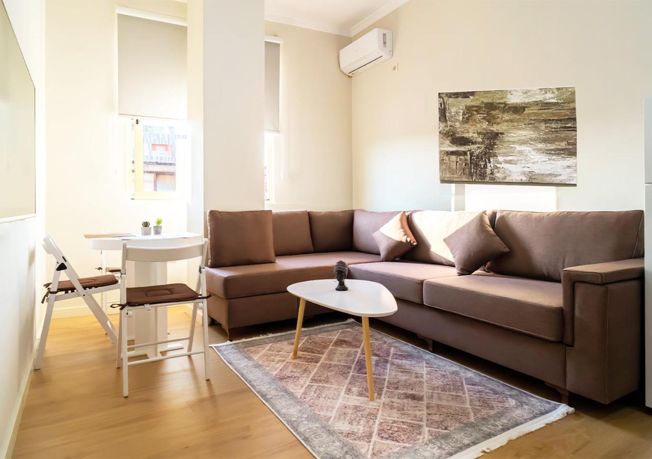 Home Inn Apartment 2 Near City Center Tirana Esterno foto